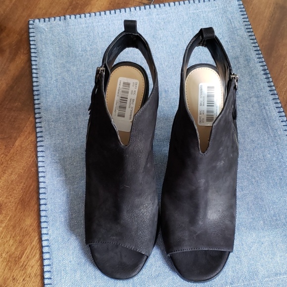 Gianni Bini Peep Toe Sandals - Picture 2 of 5